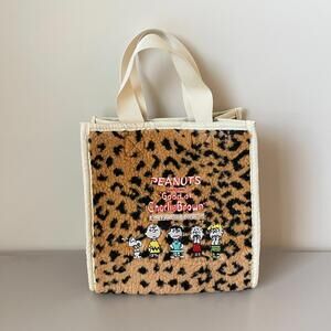 Cubic x Peabuts Characters Snoopy Fluffy Tote NEW